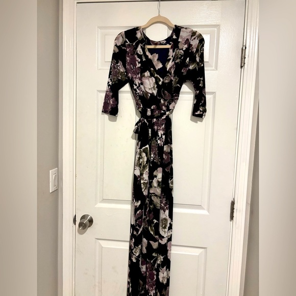 Emerald Long Sleeve Floral Dress - Maxi Dress - Picture 1 of 3